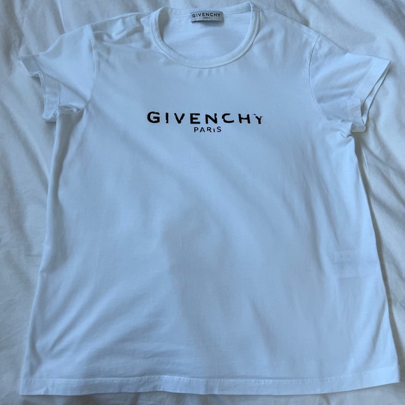 Authentic Givenchy T-Shirt - Picture 1 of 5